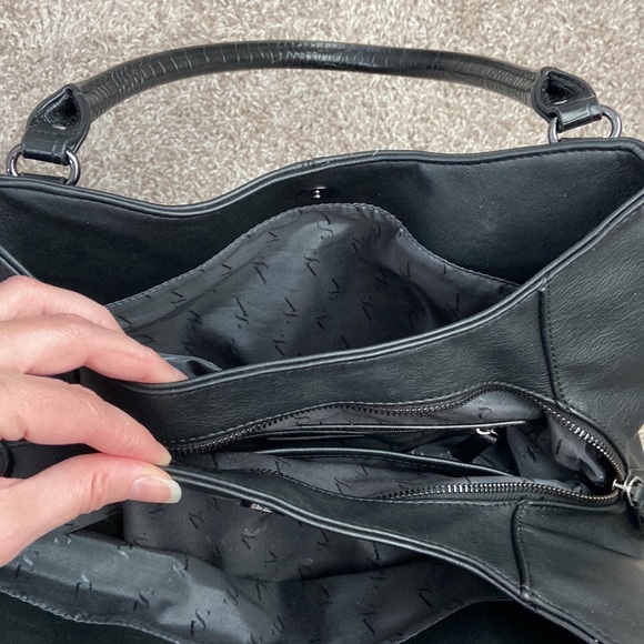 Simply Vera black handbag, excellent condition! - Picture 5 of 5